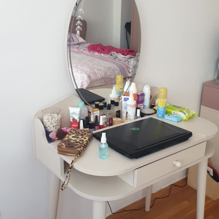 LED Makyaj Aynası Arızalı Ve Servis Sorunları Nedeniyle 6 Ay Kullanılamadı