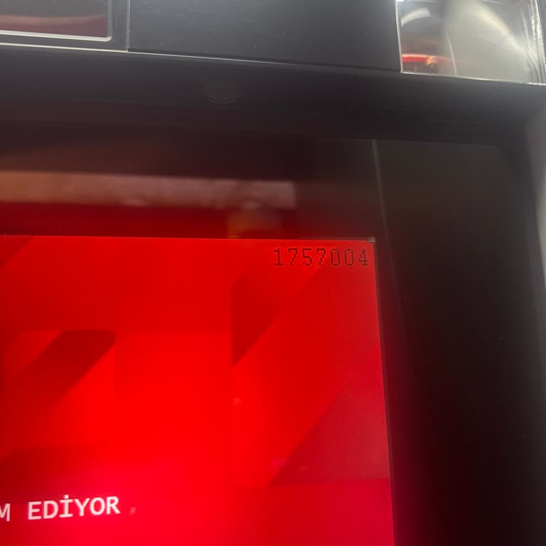 Kütahya Zafer Şubesindeki ATM'de 10.000 TL Para Hesaba Yansımadı