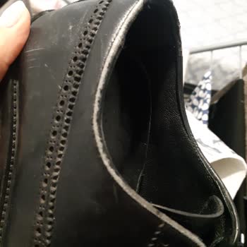 Ayakkabının Kenarlarında Hızlı Soyulma, Mağaza Çözüm Reddi