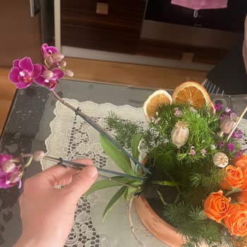 Görselden Farklı Ve Hasarlı Çiçek Teslim Edildi, Müşteri Hizmetleri Yardımcı Olmadı