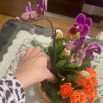 Görselden Farklı Ve Hasarlı Çiçek Teslim Edildi, Müşteri Hizmetleri Yardımcı Olmadı