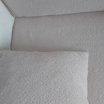 Defne Mobilya İzmir Koltukların Neredeyse Tamamında Ciddi Kumaş Sorunları Yaşıyorum