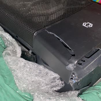 Yurtiçi Kargo “Kırılacak Eşya” Etiketi Yapıştırılmış Bilgisayar Teslimat Sırasında Tuzla Buz Olmuş