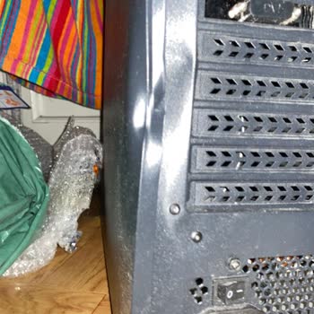 Yurtiçi Kargo “Kırılacak Eşya” Etiketi Yapıştırılmış Bilgisayar Teslimat Sırasında Tuzla Buz Olmuş