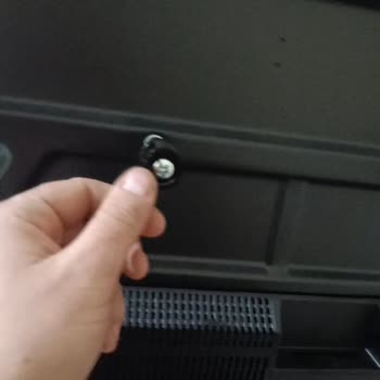 Aparat Sorunu Sebebiyle Duvara Montaj TV’nin Kırılması Ve Servis İhmali
