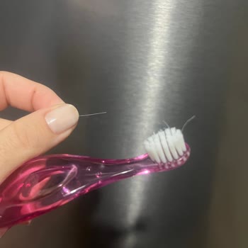 Rocs Diş Fırçası İpliklerinin Çıkması