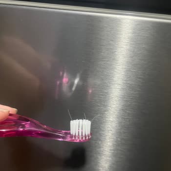 Rocs Diş Fırçası İpliklerinin Çıkması