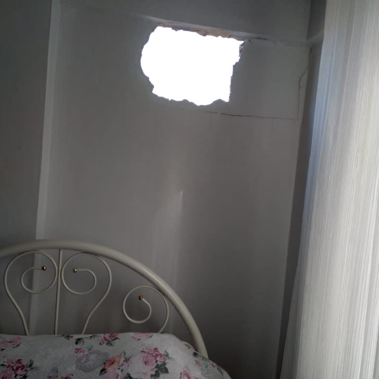 Bina Yıkımı Nedeniyle Evde Hasar, Belediye Tarafından İnceleme Yapılmadı