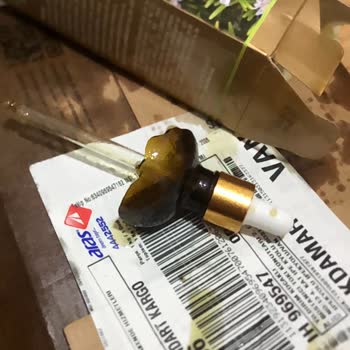 Kırık Yağ Şişeleri Ve Islak Kutu Mağduriyeti