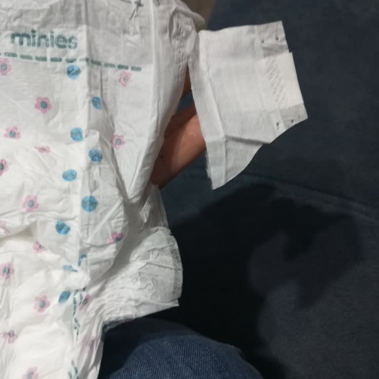 Migros Karşıyaka’da Minies Bebek Bezlerinde Üretim Hatası Ve Bant Kopukluğu