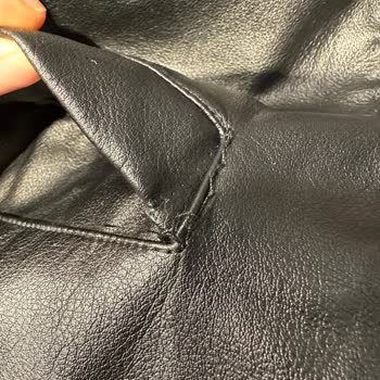 Kısa Sürede Dikişleri Sökülen Deri Ceket İçin Değişim Ve İade Talebi