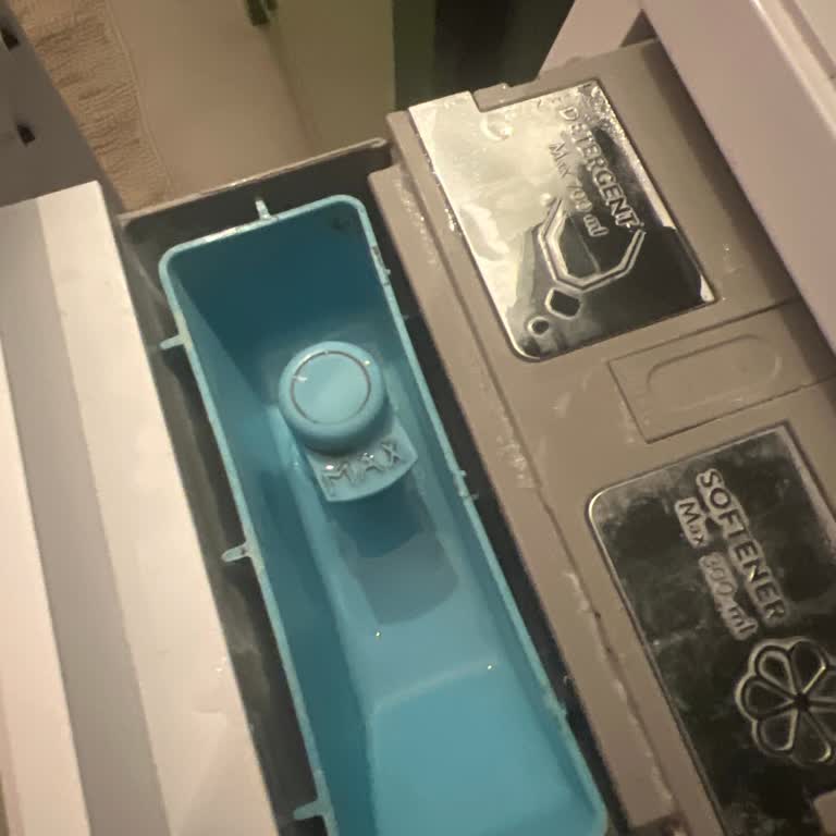 Hoover HDP4149 Makinesinde Mavi Deterjan Aparatı Eksik Ve Ücretsiz Gönderim Talebi