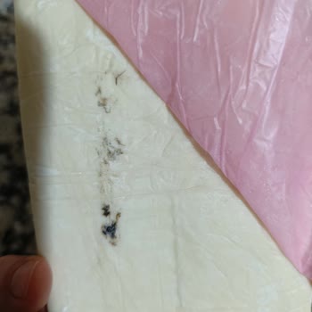 Pınar Milföy Hamurunda Siyah Noktalar Ve Muhtemel Böcek Kontaminasyonu