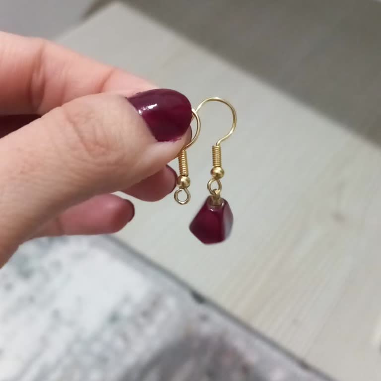 Nar Taneli Takı Setinde Kısa Sürede Küpe Parçalanması Ve İade Talebi