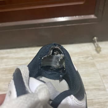 Nike Ayakkabısında Üretim Hatası Nedeniyle Aşırı Topuk Aşınması Ve İade Talebi