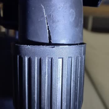 Campus Çalışma Koltuğunda Kırık Ve Çatlak Kutusuz Teslimat Nedeniyle Değişim Talebi