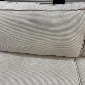 Kolay Temizlenebilir İddiası Yalanlanan Koltukta Çıkarılamaz Leke