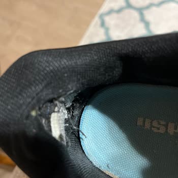 Kusurlu Spor Ayakkabının Deforme Olması Ve Mağazanın İade Reddi