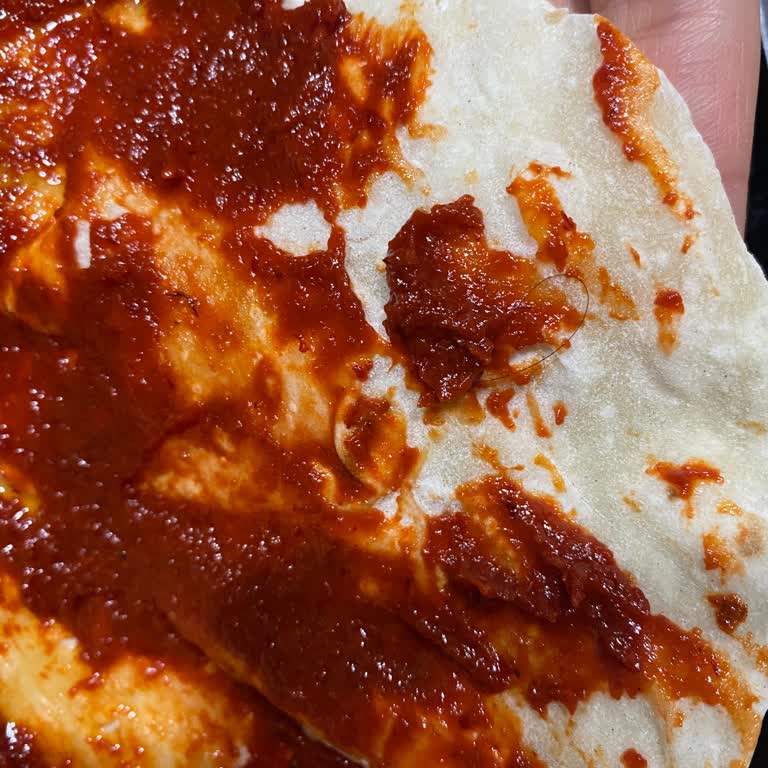 Salça Kavanozundan Saç Çıktı