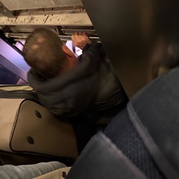 Hampton By Hilton Kocaeli Asansör Arızası Sonrası Mont Yırtılması Ve Özensiz Meyve Tabağı