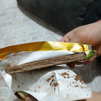 BİM Kayseri'de Satılan Ülker Çikolatası Son Tarihe Rağmen Küflü Çıktı