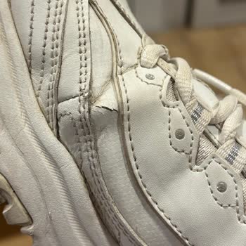 Skechers Ayakkabısında Kısa Sürede Dikiş Yırtılması Ve Çatlamalar Nedeniyle İade Talebi