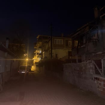 Sungurlu Mahallesi 355 Sokak’ta Aydınlatma Lambası 14 Gün Boyunca Çalışmıyor, Müdahale Yok