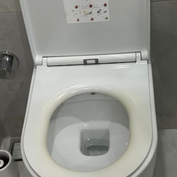 Kısa Sürede Sararma Gösteren Klozet Kapağı Ücretsiz Değişim Talebi