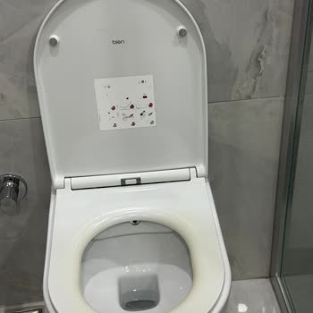 Kısa Sürede Sararma Gösteren Klozet Kapağı Ücretsiz Değişim Talebi