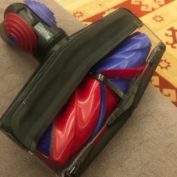 Dyson V16 Piston Animal Kablosuz Süpürge Zemin Çiziklerine Ve Deformasyonlara Neden Oldu