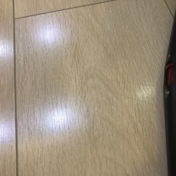 Dyson V16 Piston Animal Kablosuz Süpürge Zemin Çiziklerine Ve Deformasyonlara Neden Oldu