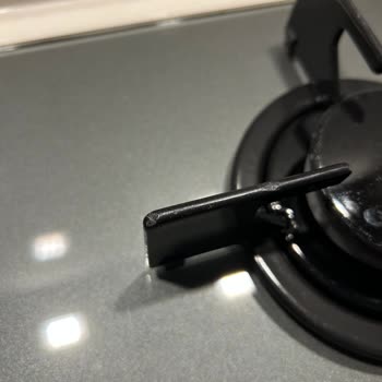 Beko Ankastre Setinde Ocağın Erime Ve Boya Atması, Eksik Izgara Telinin Ücretli Teklifi