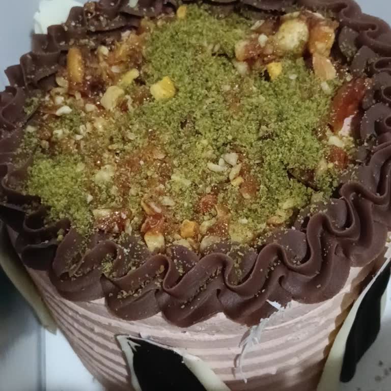 Sipariş Edilen Pasta Ve Makaronların Bayat Ve Yanlış Gönderilmesi