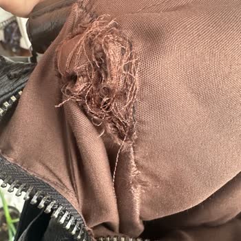 Kalitesiz İç Astar Ve İhmalci Servis Nedeniyle Çanta Değişim Talebi