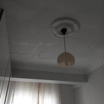 Mir Park'ta Altı Aylık Tavan Su Sızıntısı Ve Cevapsız Yetkililer