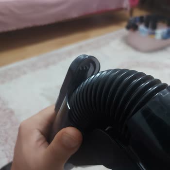 Bosch Dikey Süpürge Hortumu Kendi Kendine Kırıldı Ve Yüksek Ücretli Değişim Talebi