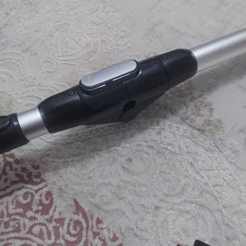 Bosch Dikey Süpürge Hortumu Kendi Kendine Kırıldı Ve Yüksek Ücretli Değişim Talebi