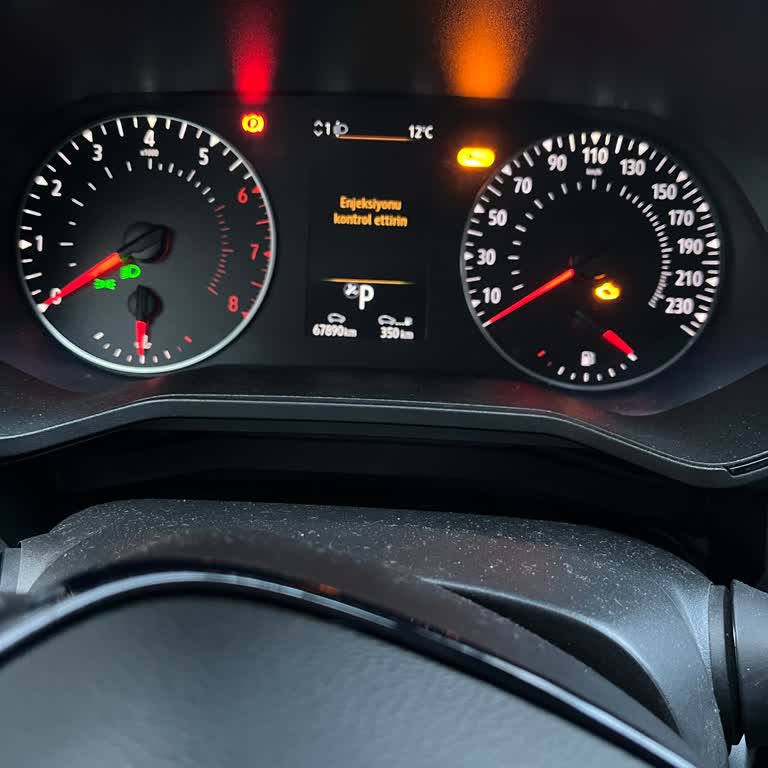 Renault Clio’da Enjeksiyon Uyarısı Güvenliği Tehdit Ediyor