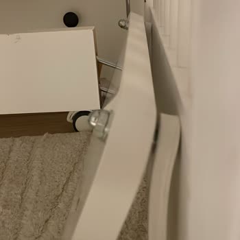 Kırık Beşik Ve Montajcı Gelmez; Ücretsiz Parça Ve Onarım Talebi