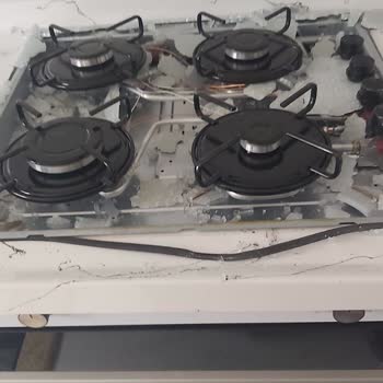 Ankastre Setin Camı Aniden Patladı Ve Değişim Talebi