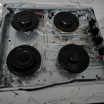 Ankastre Setin Camı Aniden Patladı Ve Değişim Talebi