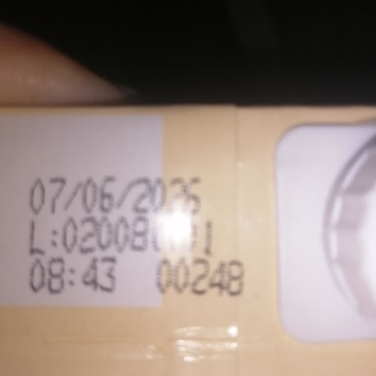 A101 Şubesinde Satın Alınan Sütte Kesilme Ve Sağlık Endişesi