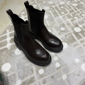 Massimo Dutti'den Çizikli Ve Etiketi Kopmuş Chelsea Bot Şikayeti