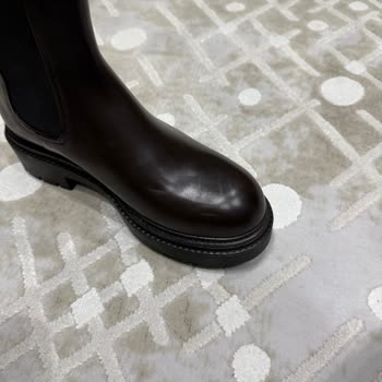 Massimo Dutti'den Çizikli Ve Etiketi Kopmuş Chelsea Bot Şikayeti