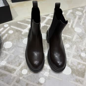 Massimo Dutti'den Çizikli Ve Etiketi Kopmuş Chelsea Bot Şikayeti