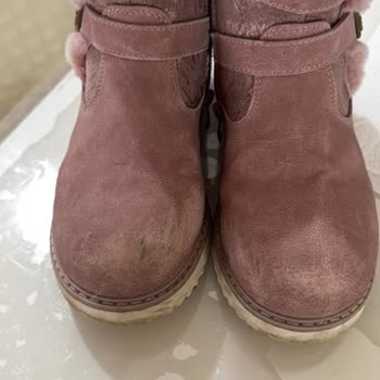 FLO Mağazasında Alınan Ayakkabının Boyası 10 Gün İçinde Dökülüyor, Değişim Talep Ediyorum