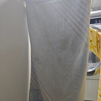 Bosch Çamaşır Makinesinde Yağ Lekesi Sorunu, Değişim Talebi