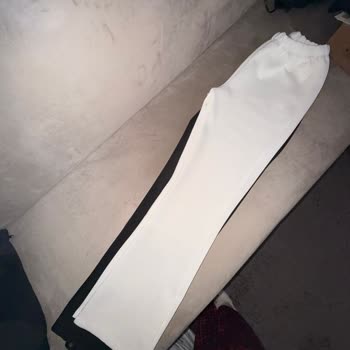 Yanlış Beden Gönderilen Siyah Pantolon İçin Ücretsiz Değişim Talebi