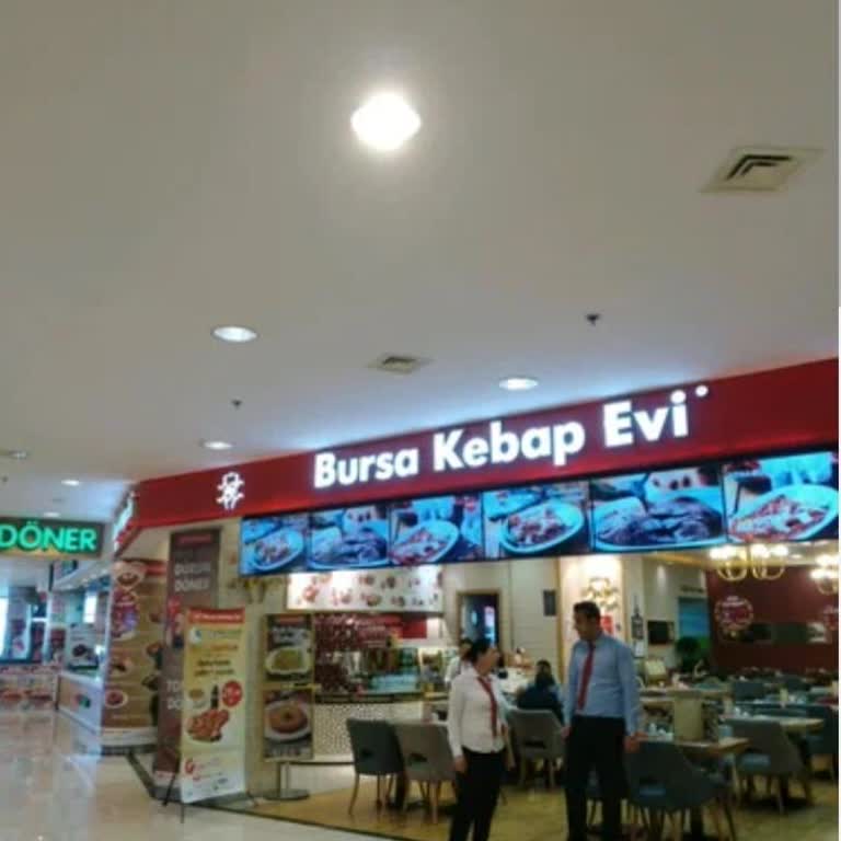 Garsonun Kaba Üslubu Masamızı Zorla Boşalttı