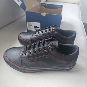 Vans Ayakkabı Mağazadan Giyilmiş Ayakkabı Satın Aldım